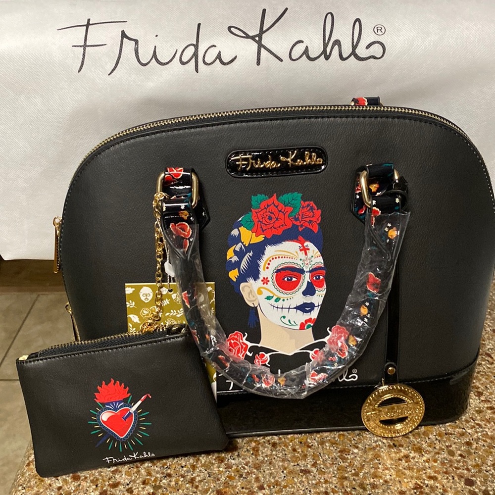 NEW!! Frida Kahlo Handbag with coin purse attached